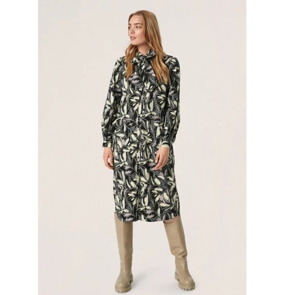 175$ Soaked in Luxury Frankie Dress - Picture 1 of 4